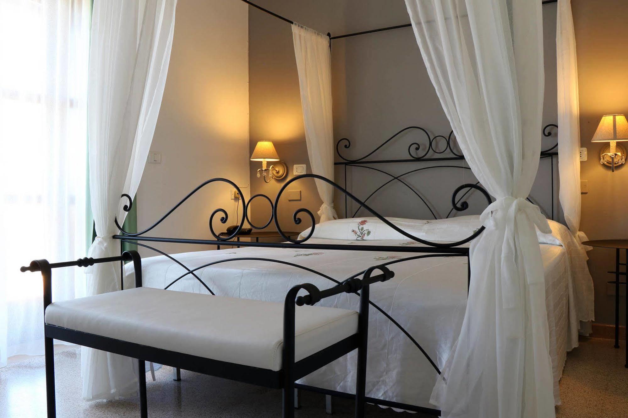 La Locanda Della Castellana Adults Only بيسْكيتْشّي المظهر الخارجي الصورة